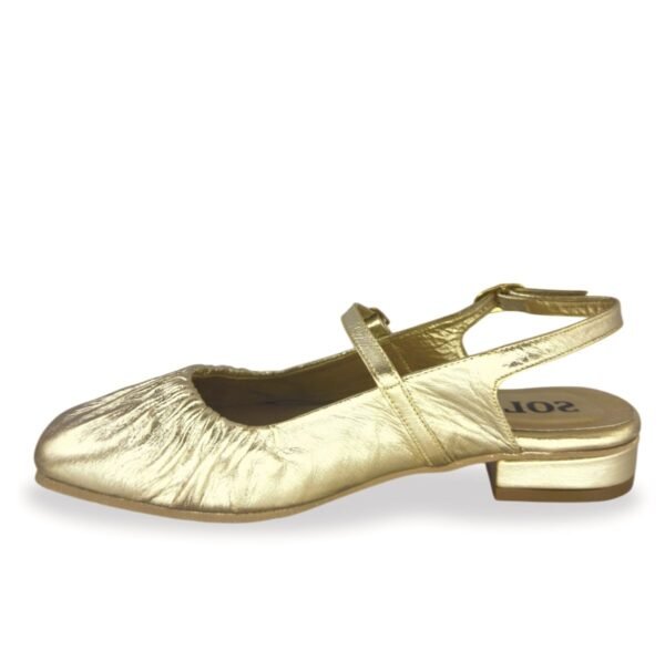 Baleta destalonada en cuero dorado