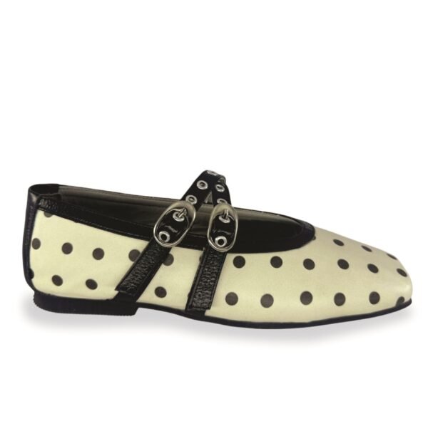 Baleta Helena en cuero blanco con pepas negras